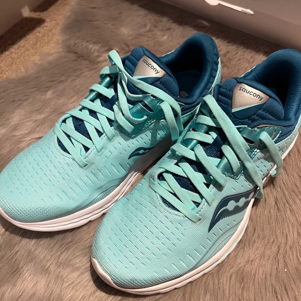 Women’s Saucony Sneakers